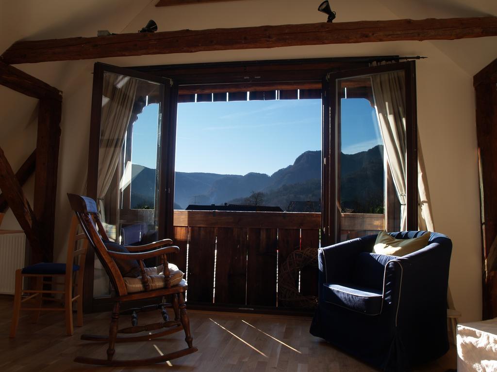 Holiday Home Katricnek Bohinjska Bela Bilik gambar