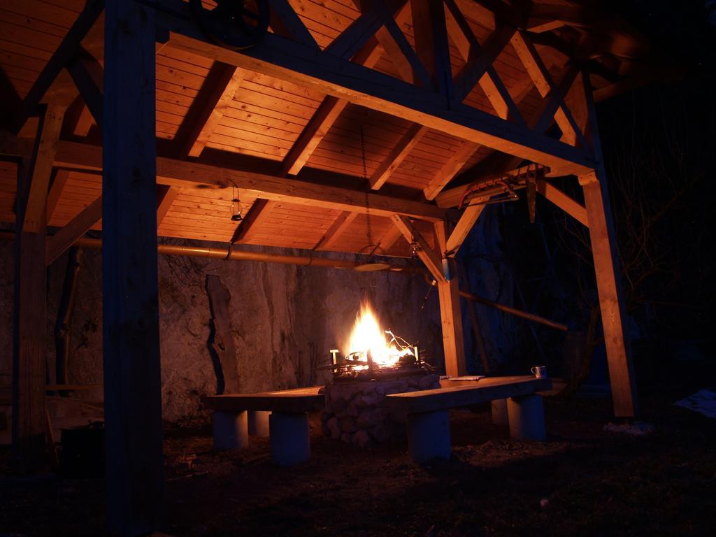 Holiday Home Katricnek Bohinjska Bela Bilik gambar